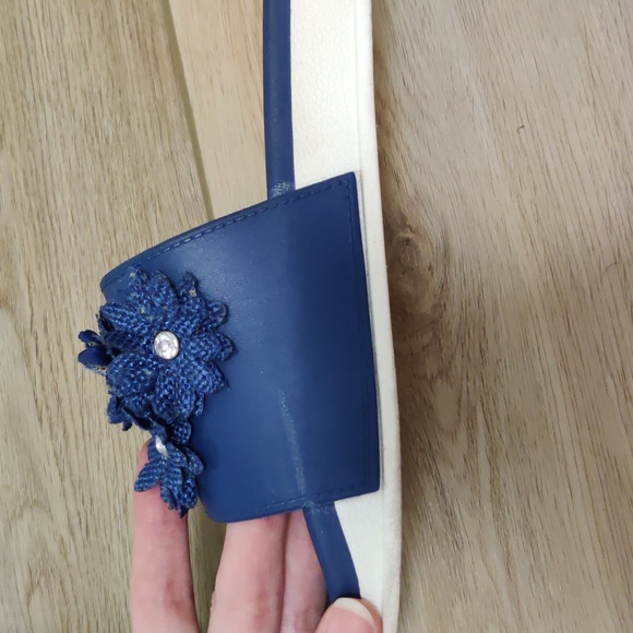 Adorable Blue Slides, Size 8-9 - Picture 7 of 9